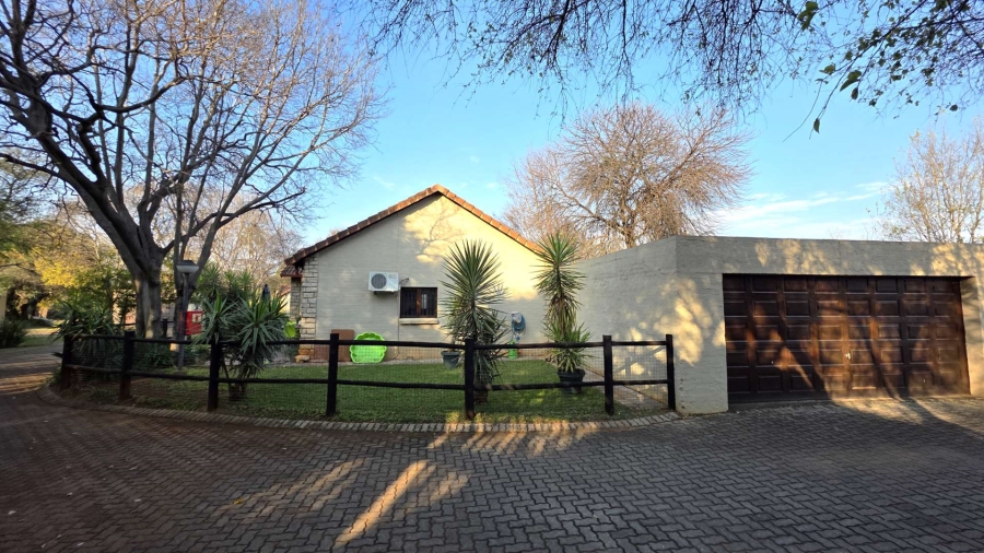 2 Bedroom Property for Sale in The Coves North West